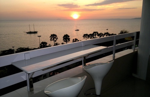 Jomtien Apartment | Jomtien PLAZA Condotel. Front the sea, 4 person