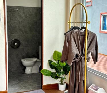 Khlong Sok Bed & Breakfast | khaosok Center Hostel