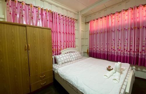 Phichai Hostel | Khun Cham-nan Herb Garden House