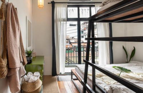 Wat Sam Phraya Hostel | Klong House