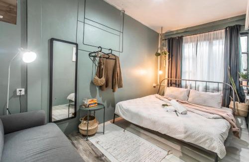 Wat Sam Phraya Hostel | Klong House