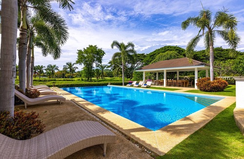 Sam Phraya Villa | Lakeside villa on a quiet golf course - private pool and 10 minutes to the beach