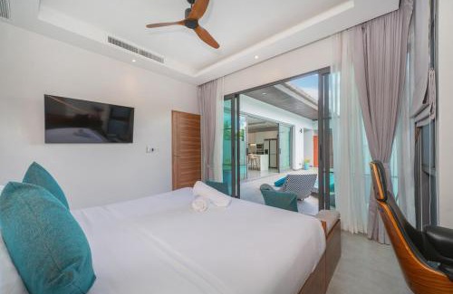 Choeng Thale Villa | Luxury 3BR Pool Villa Relaxation in BangTao Laguna