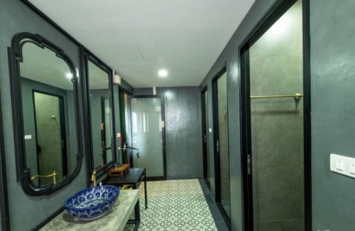 Hat Yai Hostel | Lynlan Hostel & Cafe