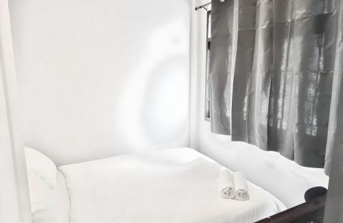 Wat Bowon Niwet Hostel | Mitr Inn Khaosan Road - มิตรอินน์ ถนน ข้าวสาร