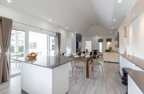 Hua Hin Villa | Modern 3 Bedroom Pool Villa MS24