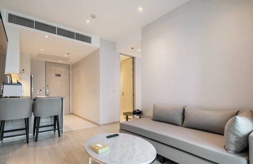 Sukhumvit Apartment | Modern Family Suite near BTS Thonglor 家庭现代风格房近通罗站 U10