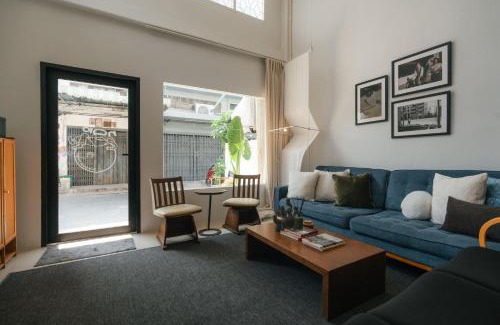 Bangkok Central Business District Hostel | nap in a blue moon