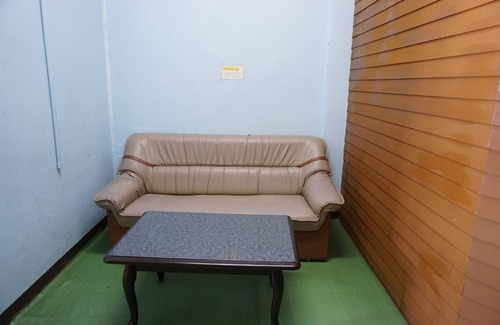 Wat Sam Phraya Hostel | OYO 730 Meedee Hostel