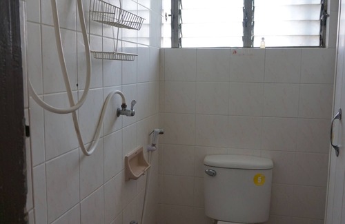 Wat Sam Phraya Hostel | OYO 730 Meedee Hostel