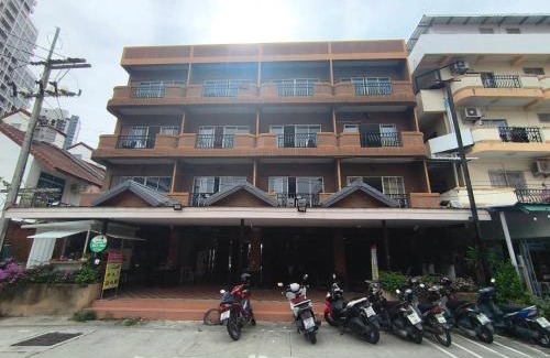 Pratumnak Hill Apartment | Peter's house2 Five minutes to the beach