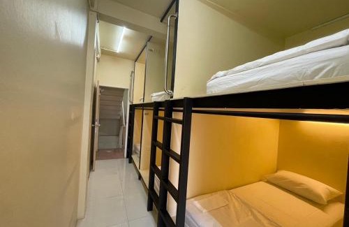 Wat Sam Phraya Hotel | Playground Hostel and cafe Khaosan Road