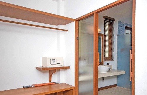 Rayong Apartment | Poolside Villa Ko Samet