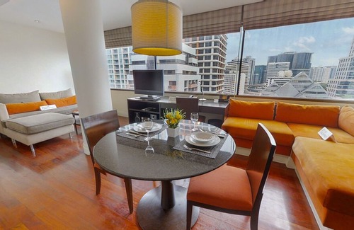 Embassy District Apartment | Siri Sathorn Apartment - 1606