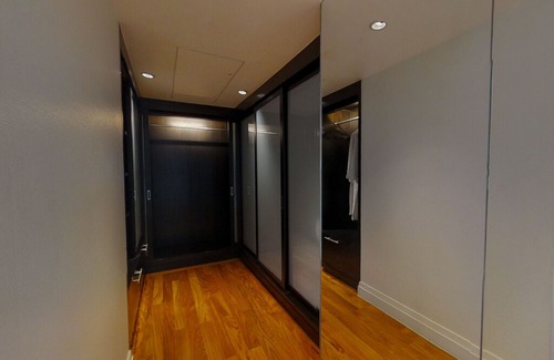 Embassy District Apartment | Siri Sathorn Apartment - 1904