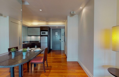 Embassy District Apartment | Siri Sathorn Apartment - 1006