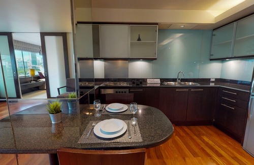 Embassy District Apartment | Siri Sathorn Apartment - 1006