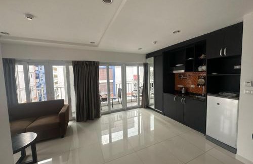 Pratumnak Hill Apartment | Spacious 1BR with kitchen, Pool, Near Beach, Bars & Eats,gym near by