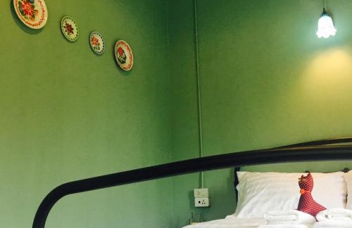 Pak Nam Hostel | Talardkao Balcony Krabi