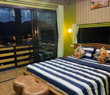 Ko Phi Phi Hostel | The view Hostel