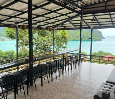 Ko Phi Phi Hostel | The view Hostel