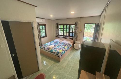 Thong Krut Hostel | TRIBE by Aforetime