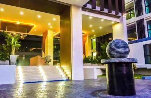 Pratumnak Hill Apartment | Tropical Garden Studio