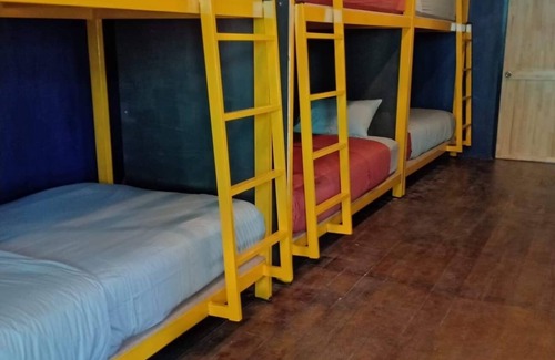 Talat Hostel | Urban cozy hostel Set in Suratthani