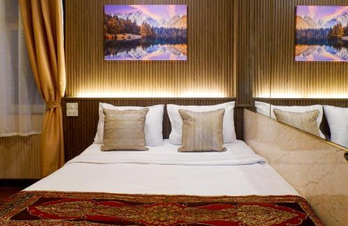 Bangkok Central Business District Hostel | Usman Halal Home