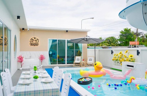 Cha-am Villa | Villa ∙ 4 bedrooms ∙ 12 guests