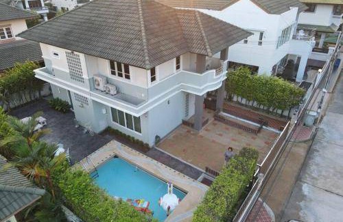 Noen Phra Villa | Villa ∙ 4 bedrooms ∙ 10 guests