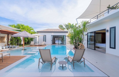 Hin Lek Fai Villa | Villa Thalias a NEW modern tropical balinese style