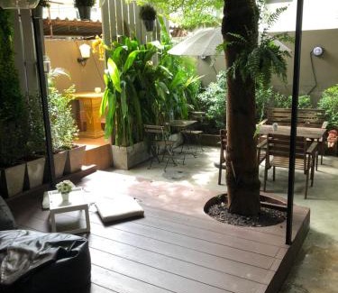 Khlong Toei Hostel | VX The Fifty