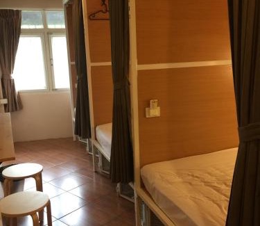 Khlong Toei Hostel | VX The Fifty
