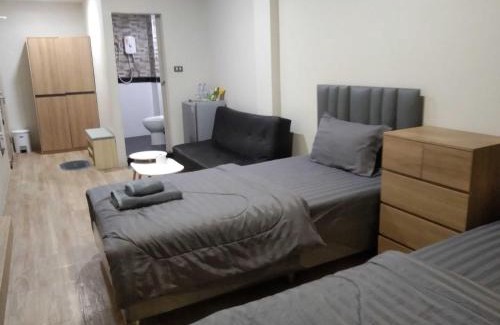 Phra Khanong Nuea Hotel | W71