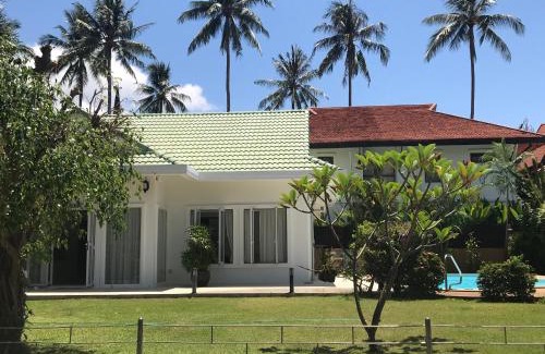 Hua Thanon Villa | White House Near The Beach