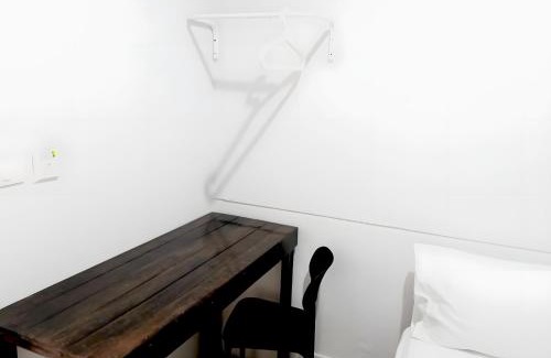 Wat Bowon Niwet Hostel | X Mitr Inn Khaosan Road - มิตรอินน์ ถนนข้าวสาร