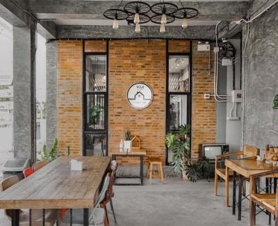 Wiang Nong Long Hostel | YOJI House and Cafe