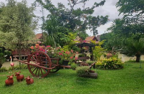 Prachinburi Resort | คุ้มวราเฮือนไทย