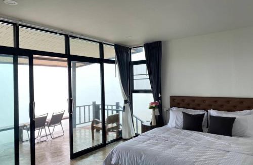 Sado Phong House | ช่องลม แคมป์ เขาค้อ