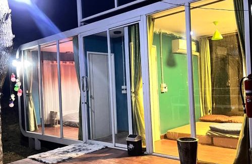 Sado Phong Apartment | บ้านกระจก