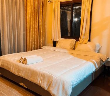 Ban Na San House | บ้านชมธาร บ้านสวนสราญชล