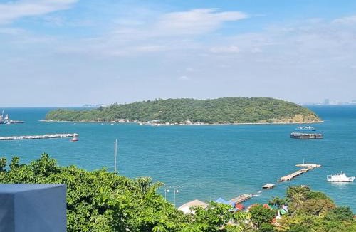 Ko Sichang Hostel | บ้านนางฟ้า เกาะสีชัง Baan Nangfa