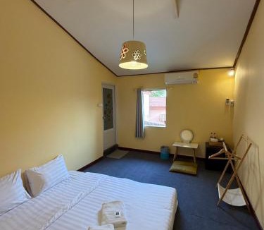Chiang Khan House | บ้านนาที Baan Natee