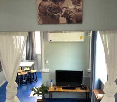 Chom Bueng House | บ้านพักธรรมสิงห์ทองราชบุรี (บ้านกุลริศา)