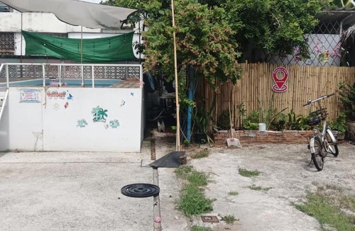 Saen Suk House | บ้านสวนอุ่นใจรีสอร์ท ณ บางแสน