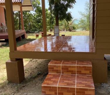 Ko Phaluai House | ปุณยวีร์โฮมสเตย์