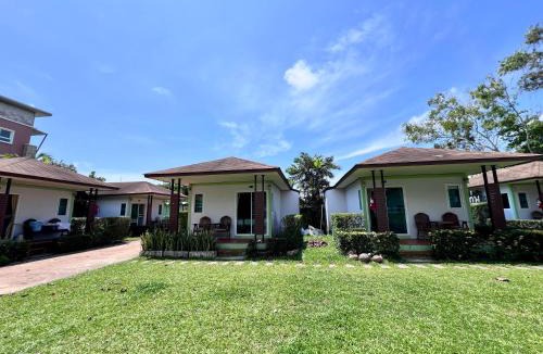 Pathio Resort | พายเนอรี รีสอร์ท @แหล่มแท่น (Pinery Resort)
