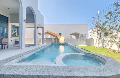 Cha-am Villa | ภัทรา พูลวิลล่า ชะอำ Phattra Pool villa Cha-am