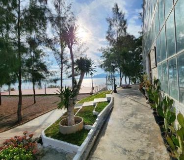 Pak Khlong Resort | ภูผาหน้าเล PhuPha-NaLay Cafe'n Camping